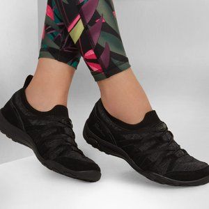 Women's Skechers Relaxed Fit Sneakers Black NWT New Size 10